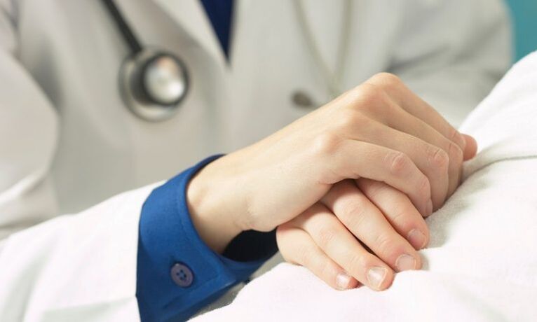 doktor prostatitli hastayı destekler